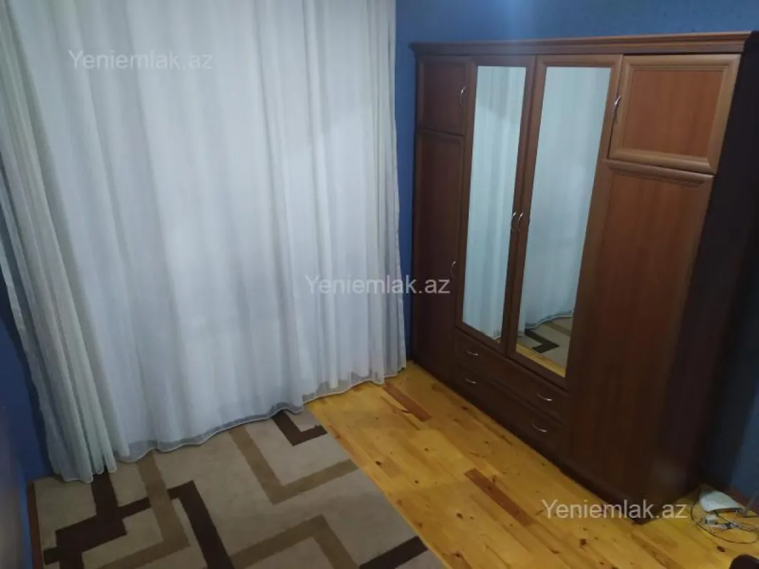 Satılır 4 otaqlı həyət evi 200 m²