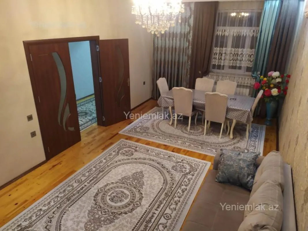 Satılır 4 otaqlı həyət evi 200 m²