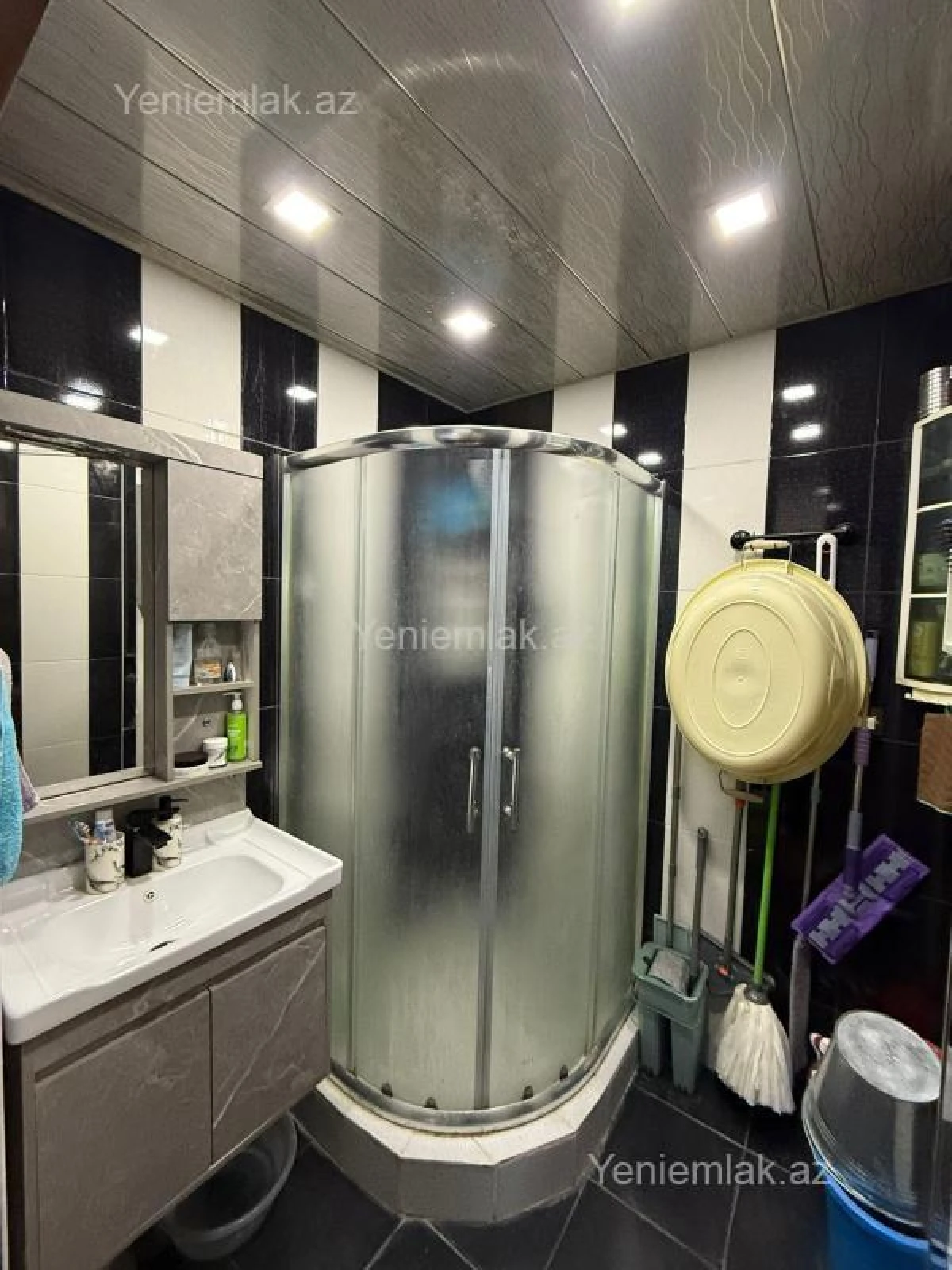 Satılır 3 otaqlı köhnə tikili 75 m²