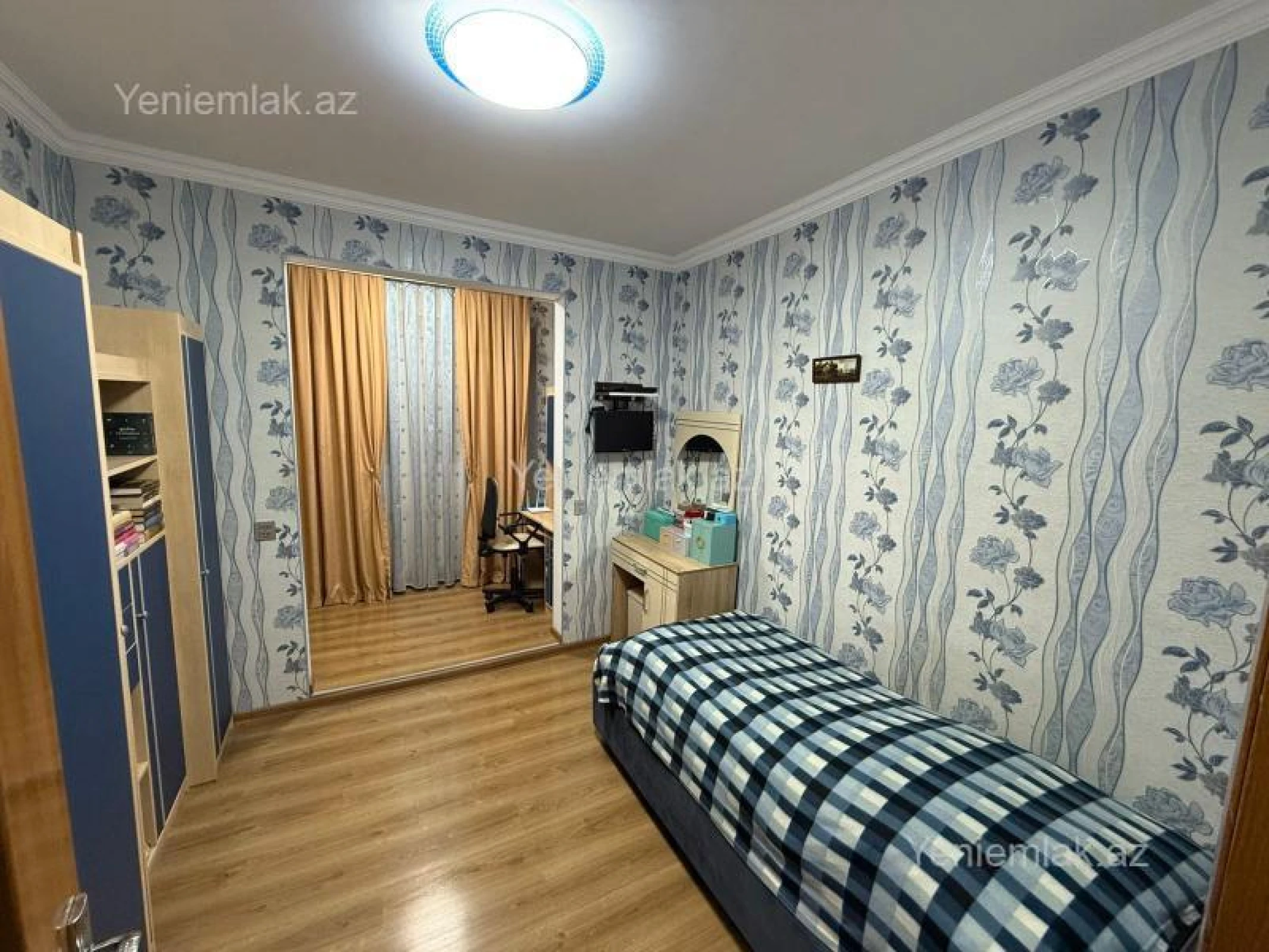 Satılır 3 otaqlı köhnə tikili 75 m²