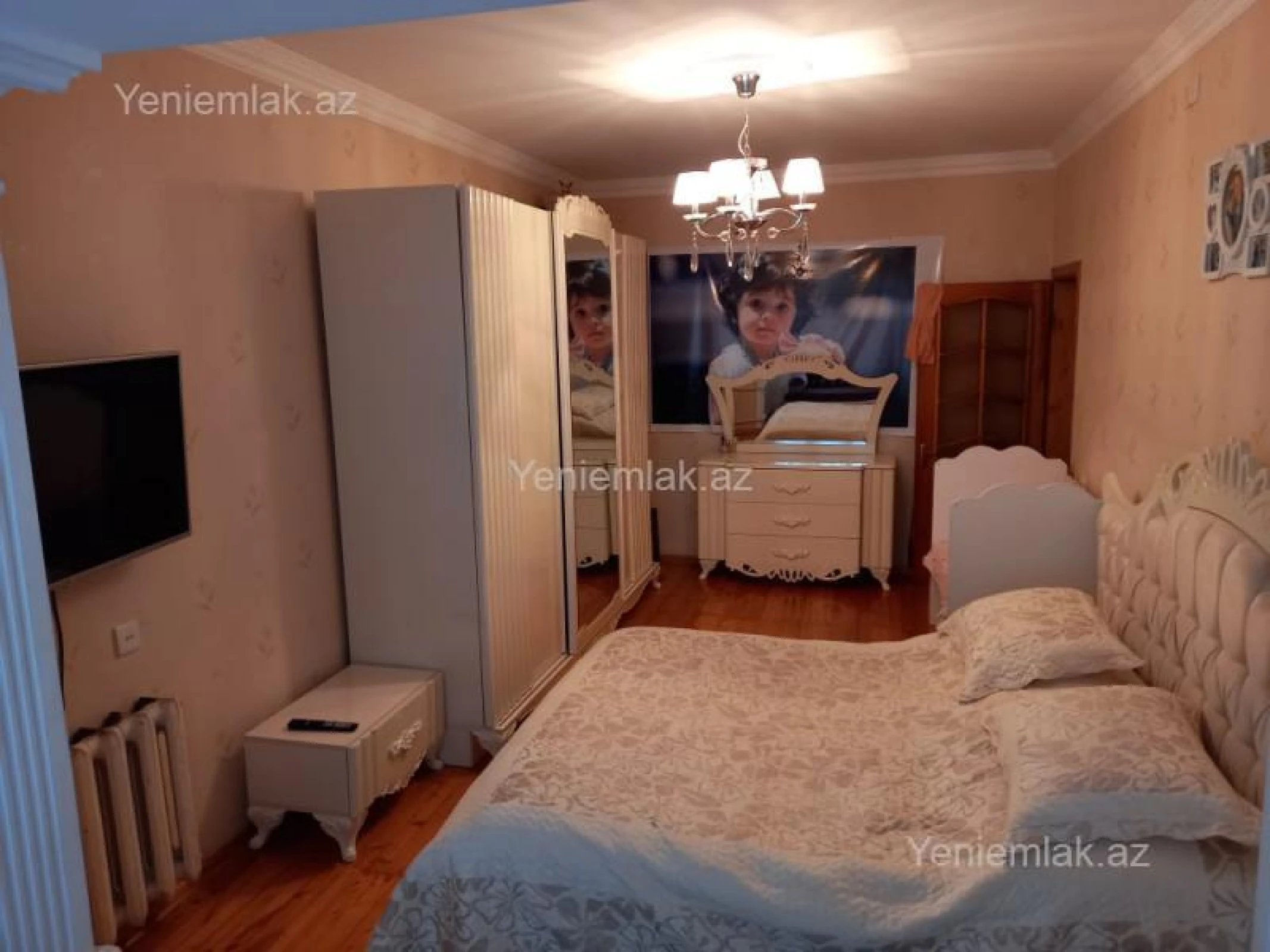 Satılır 4 otaqlı köhnə tikili 110 m²