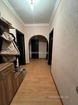 Satılır 3 otaqlı köhnə tikili 70 m²