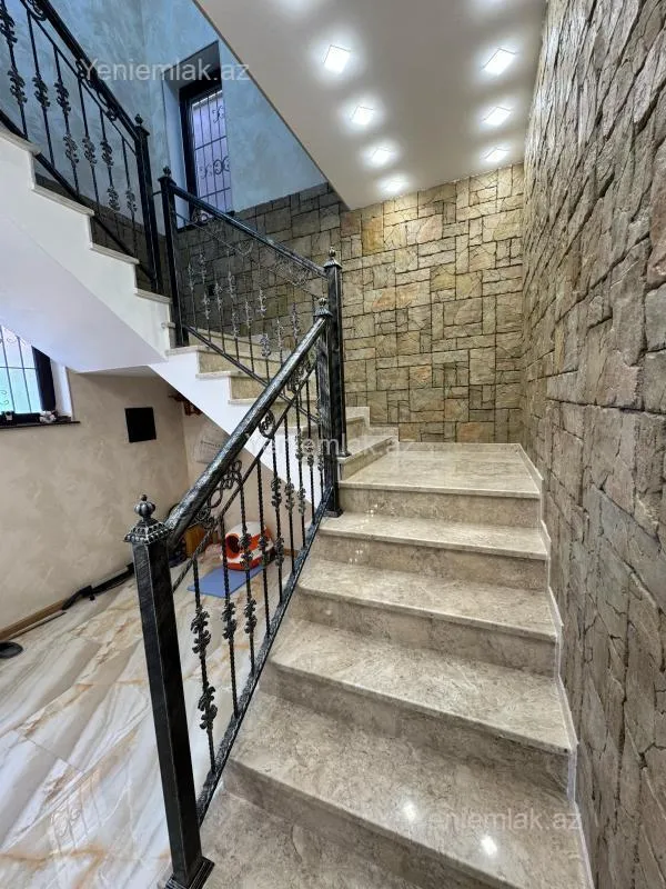 Satılır 3 otaqlı həyət evi 130 m²