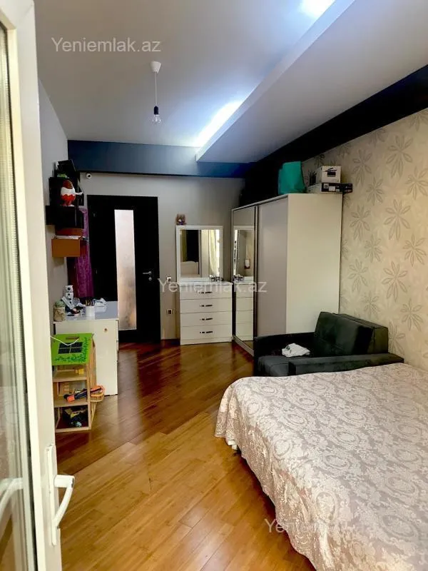 Satılır 3 otaqlı yeni tikili 163 m²