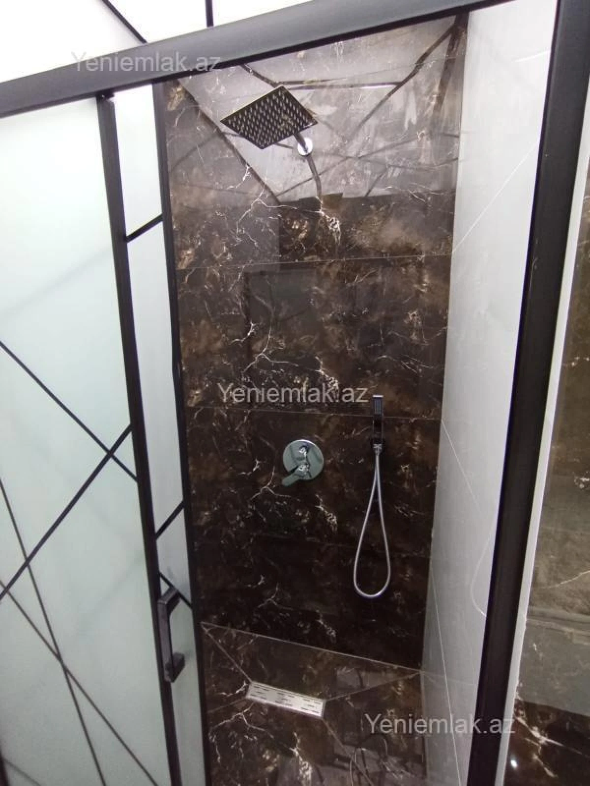 Satılır 3 otaqlı yeni tikili 105 m²