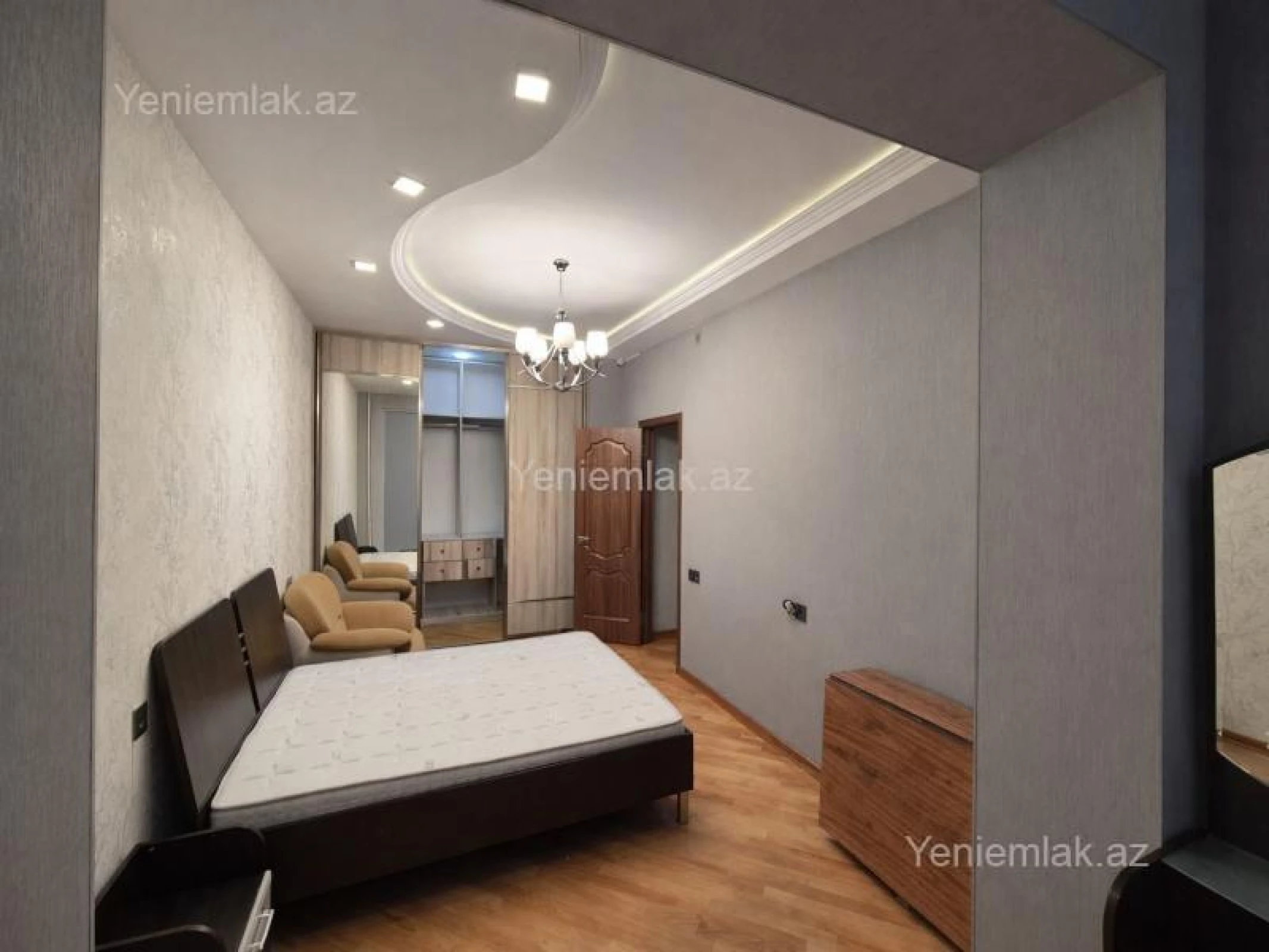 Satılır 3 otaqlı yeni tikili 85 m²