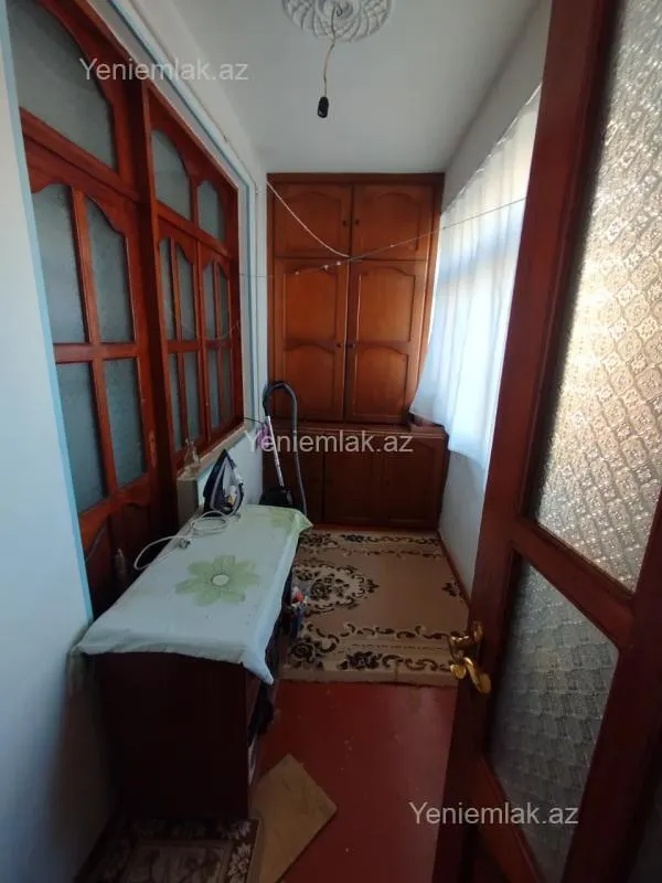 Satılır 3 otaqlı köhnə tikili 68 m²