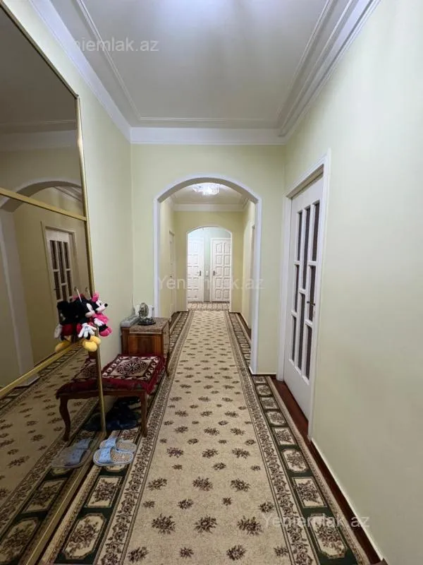 Satılır 4 otaqlı köhnə tikili 110 m²