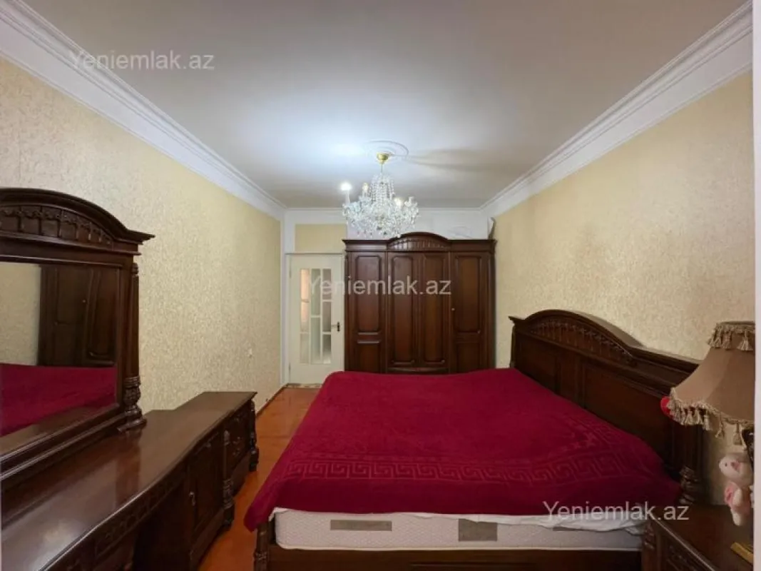 Satılır 4 otaqlı köhnə tikili 110 m²