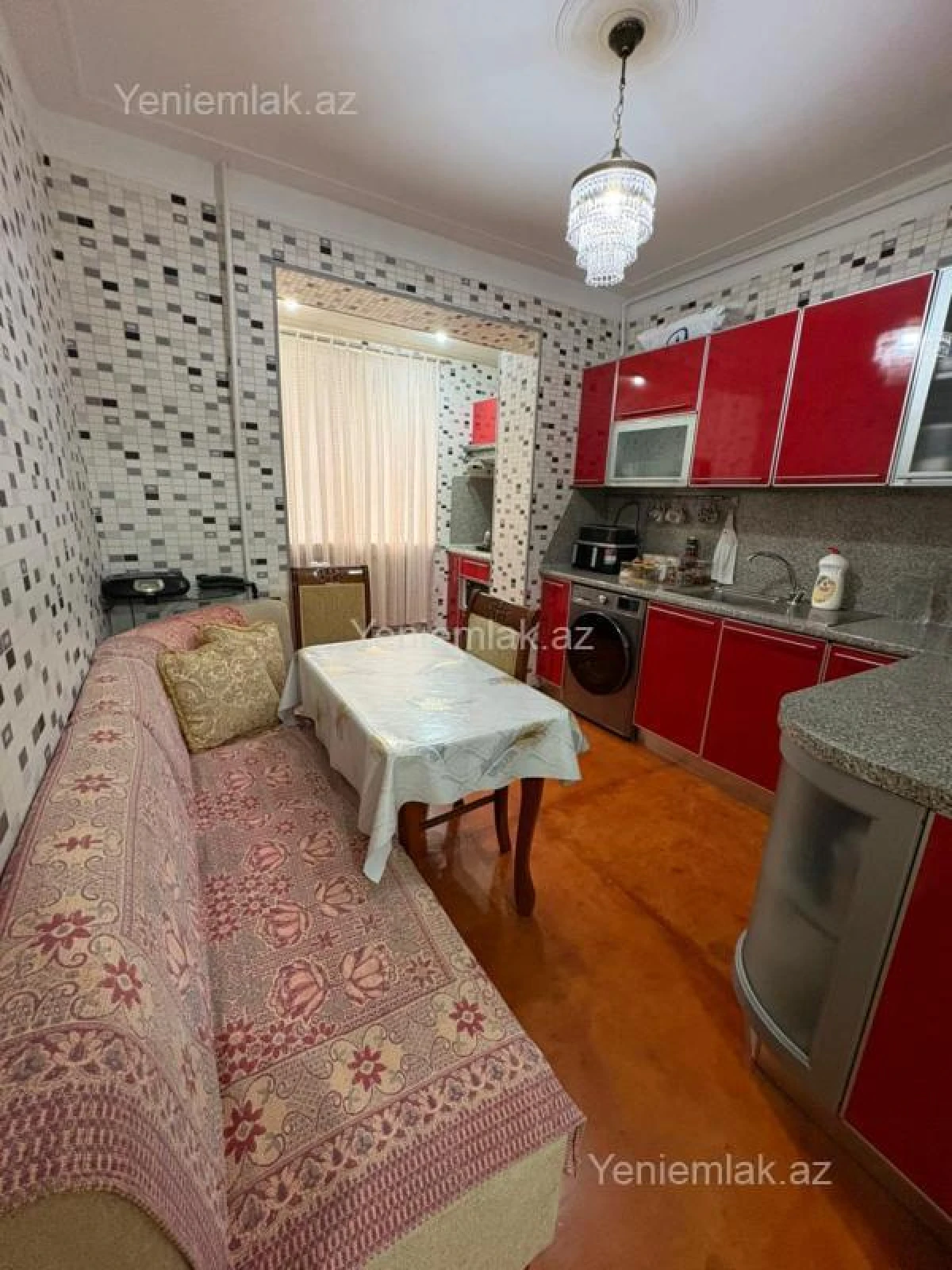 Satılır 4 otaqlı köhnə tikili 110 m²