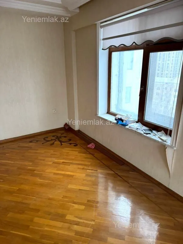 Satılır 2 otaqlı köhnə tikili 75 m²