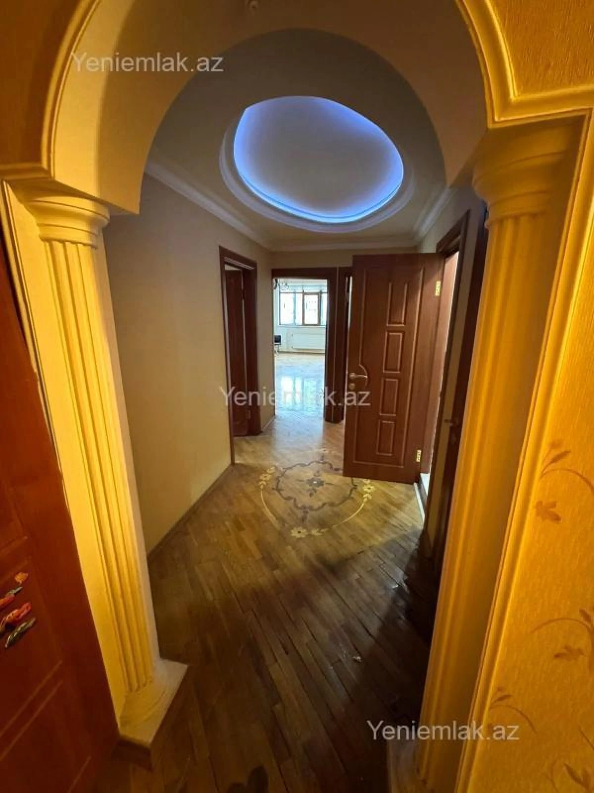 Satılır 2 otaqlı köhnə tikili 75 m²