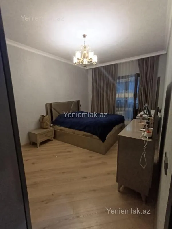 Satılır 3 otaqlı köhnə tikili 100 m²