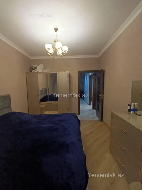 Satılır 3 otaqlı köhnə tikili 100 m²