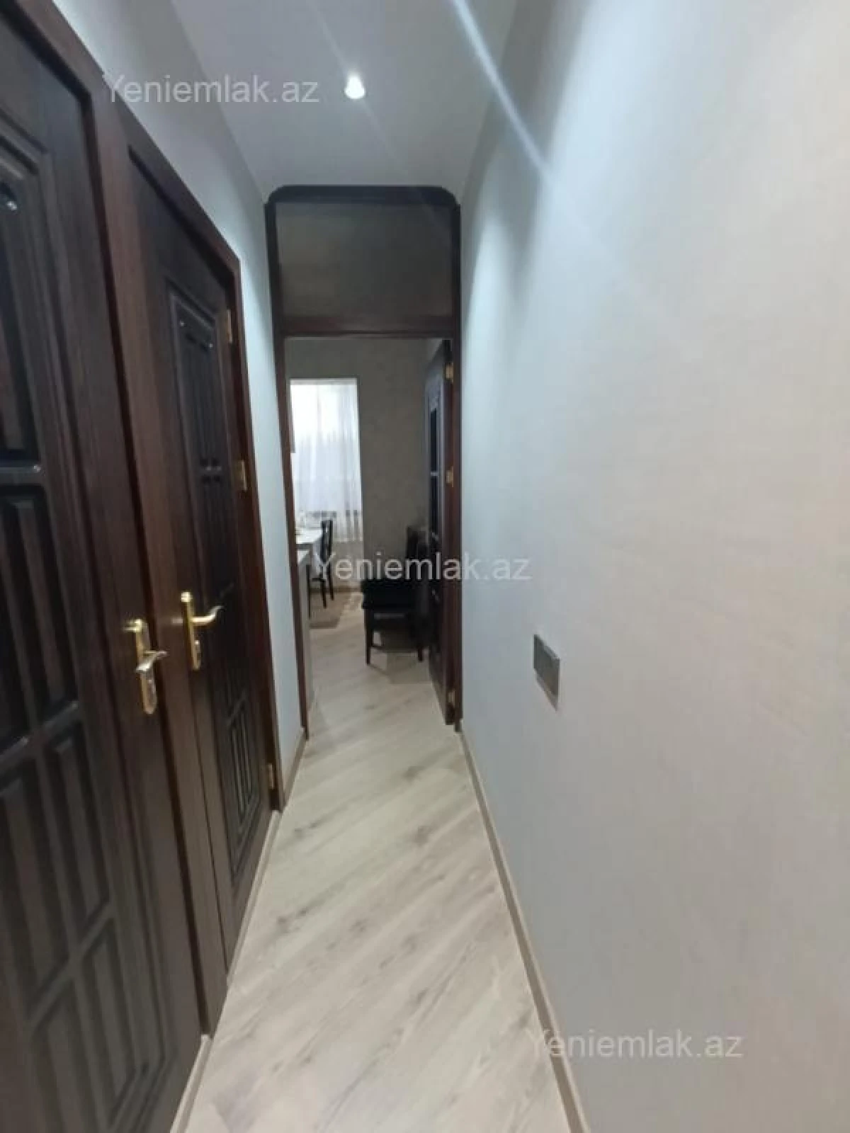 Satılır 3 otaqlı köhnə tikili 100 m²