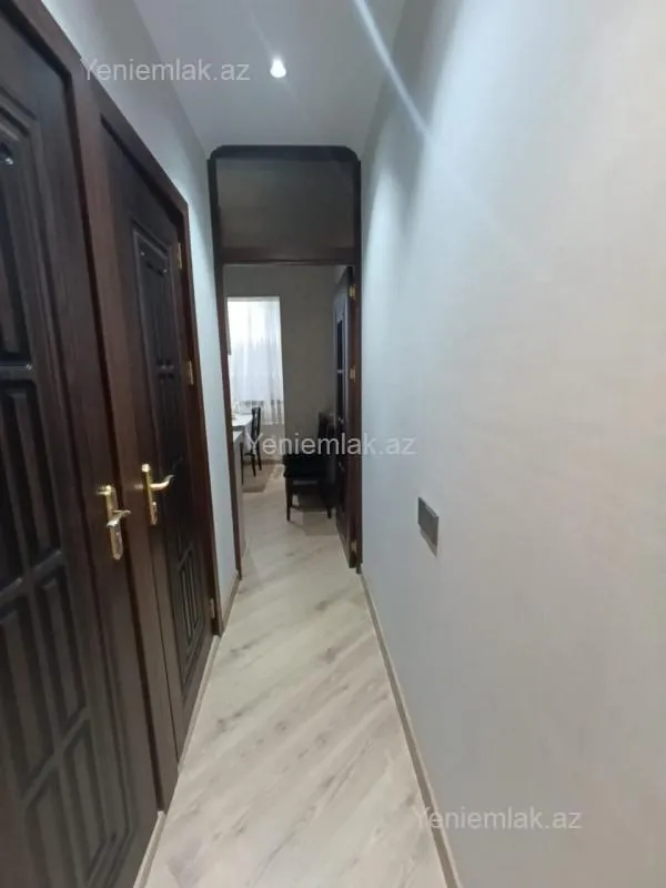 Satılır 3 otaqlı köhnə tikili 100 m²