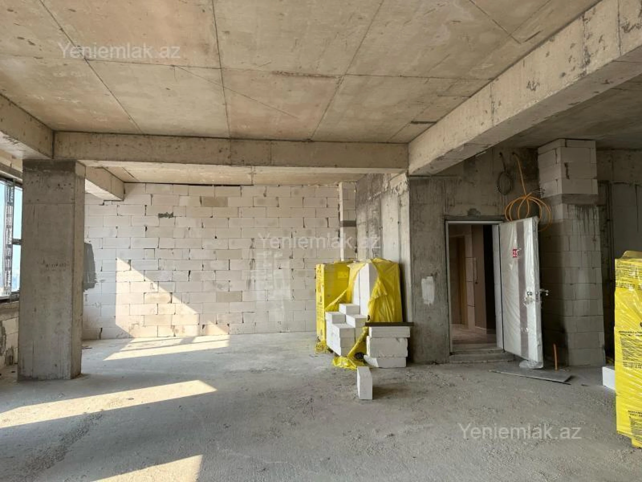 Satılır 3 otaqlı yeni tikili 140 m²