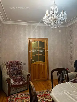 Satılır 4 otaqlı köhnə tikili 125 m²