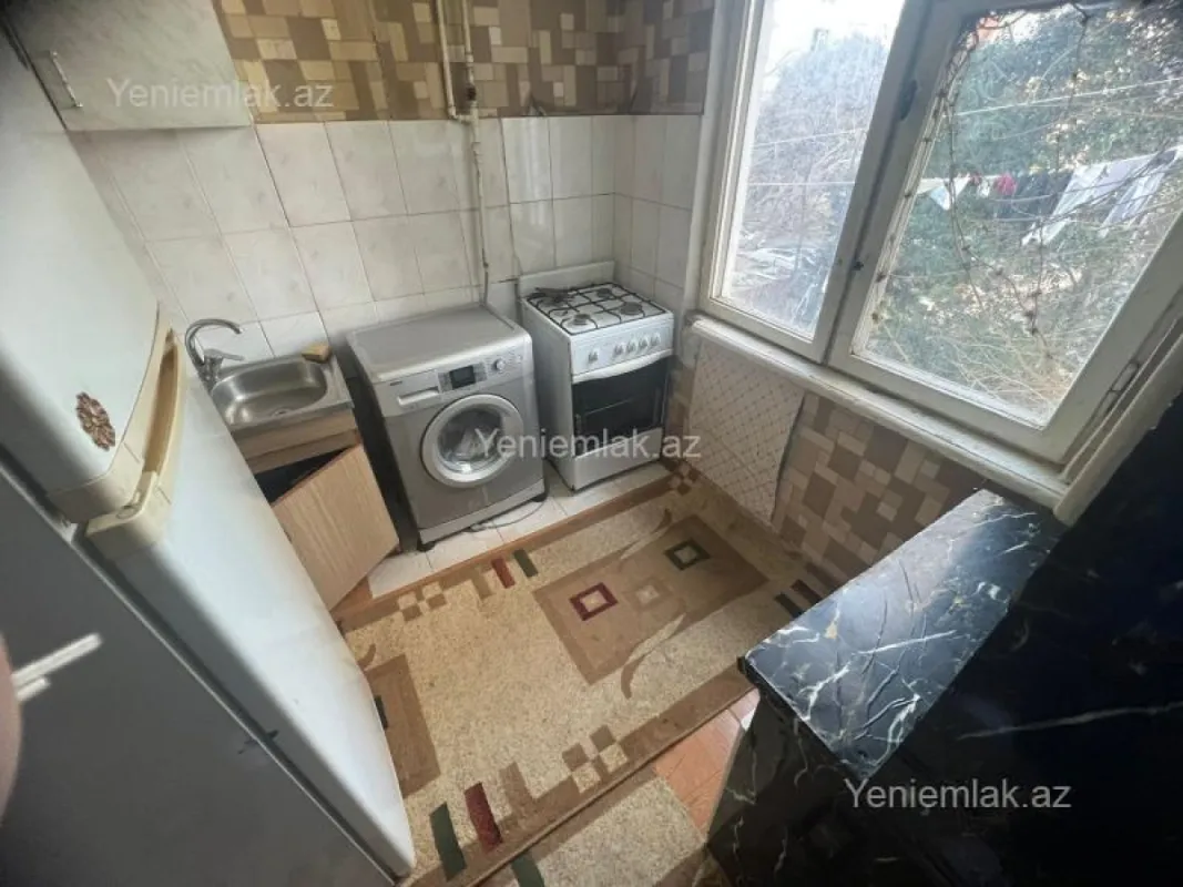 Satılır 1 otaqlı köhnə tikili 37 m²