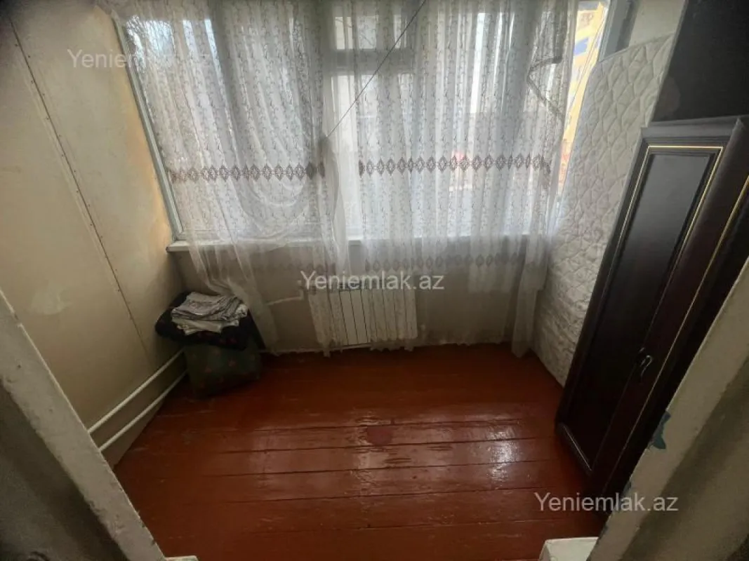 Satılır 1 otaqlı köhnə tikili 37 m²