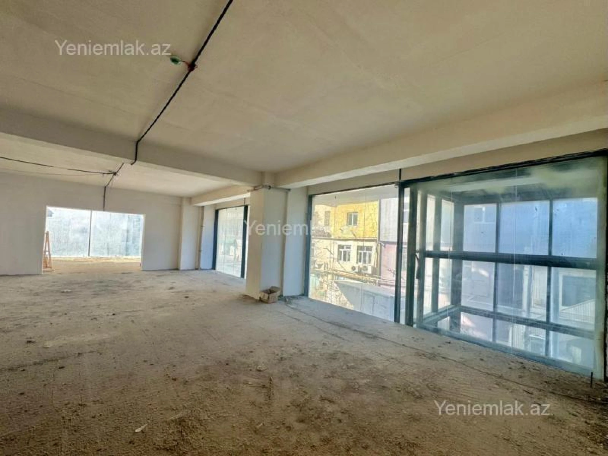 Satılır 16 otaqlı obyekt 740 m²
