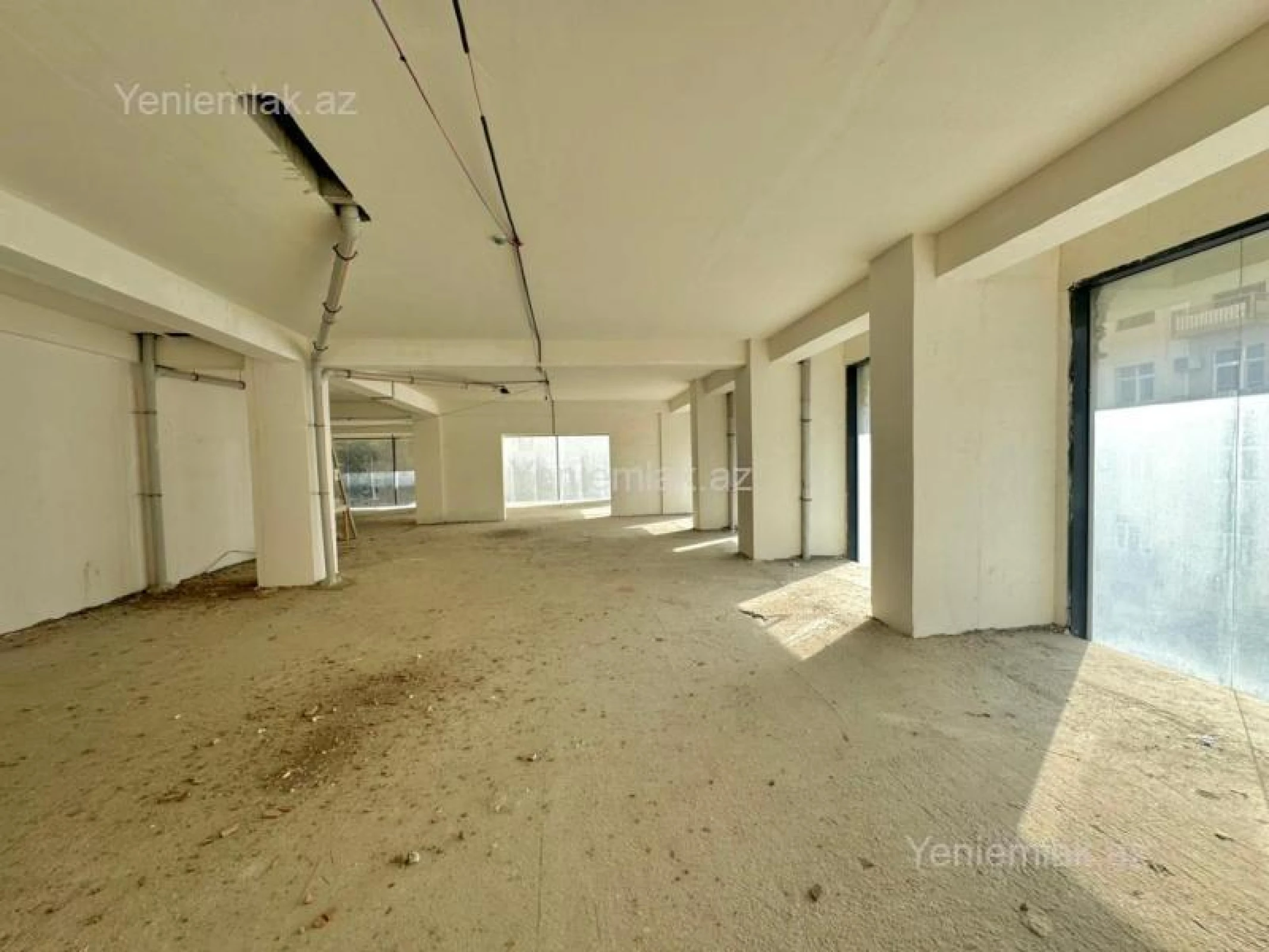 Satılır 16 otaqlı obyekt 740 m²