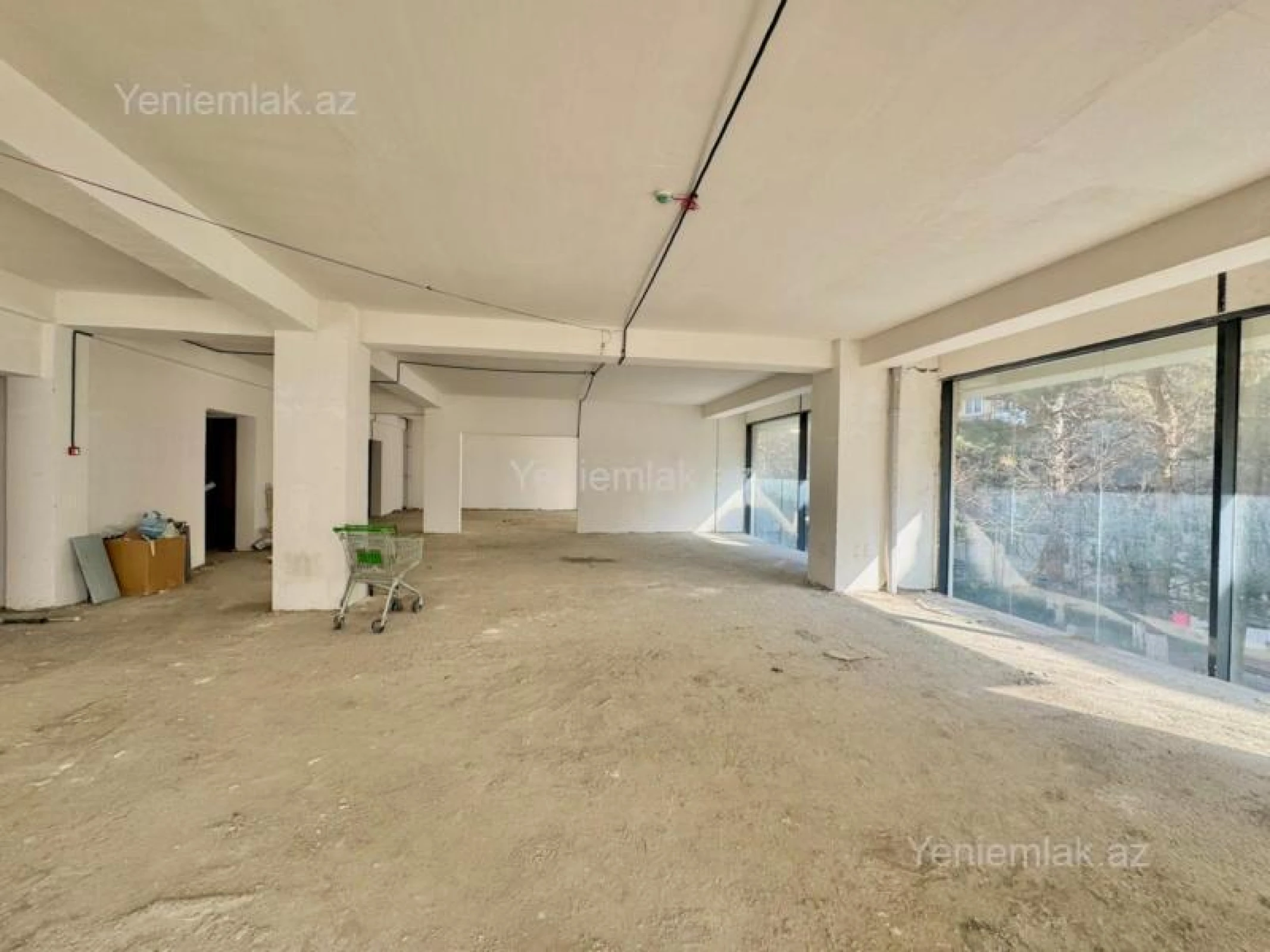 Satılır 16 otaqlı obyekt 740 m²