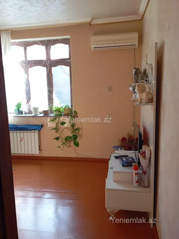Satılır 2 otaqlı köhnə tikili 65 m²