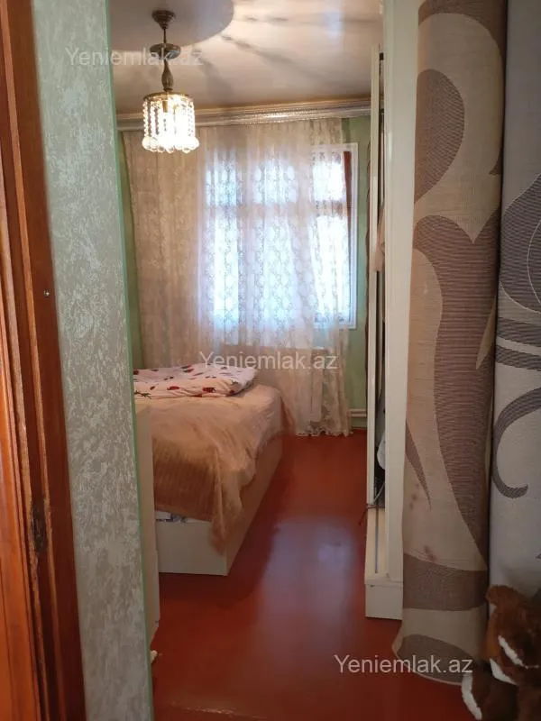 Satılır 2 otaqlı köhnə tikili 65 m²