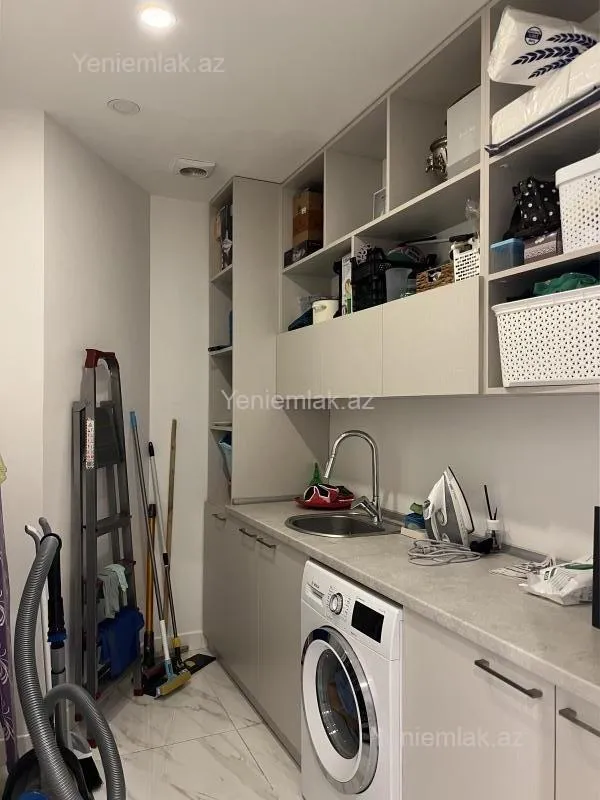 Satılır 4 otaqlı yeni tikili 205 m²