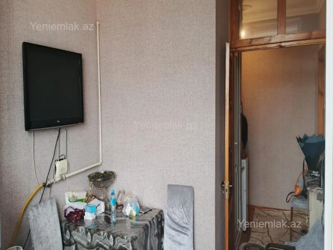 Satılır 1 otaqlı köhnə tikili 36 m²
