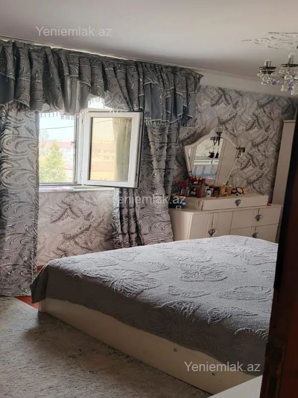 Satılır 1 otaqlı köhnə tikili 36 m²