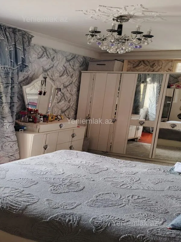 Satılır 1 otaqlı köhnə tikili 36 m²