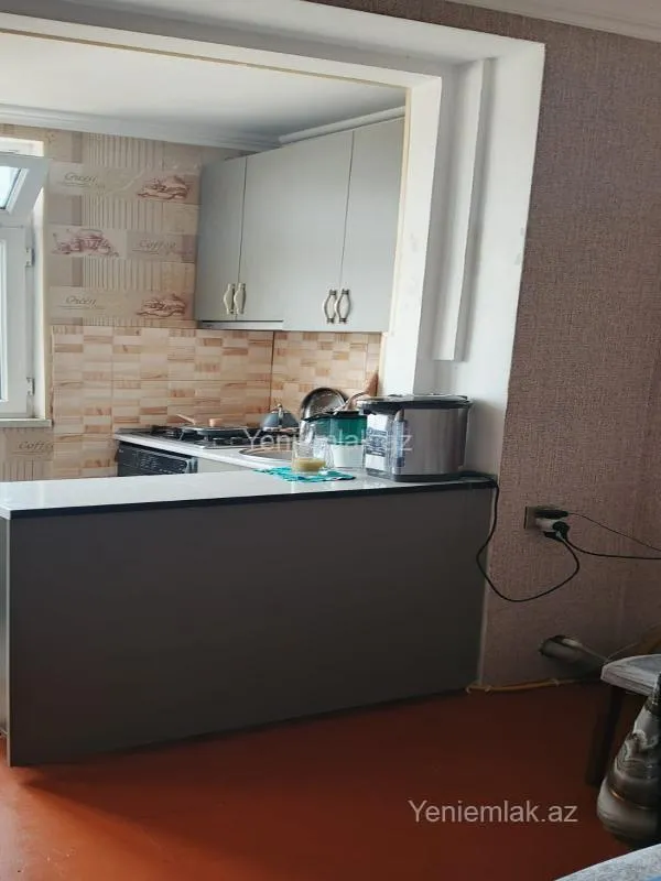Satılır 1 otaqlı köhnə tikili 36 m²