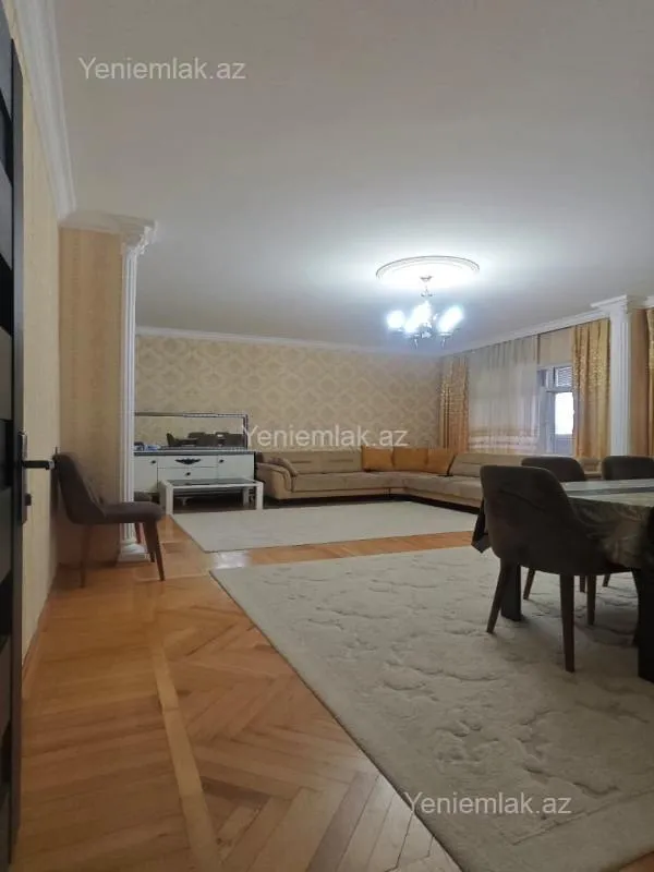 Satılır 4 otaqlı köhnə tikili 125 m²