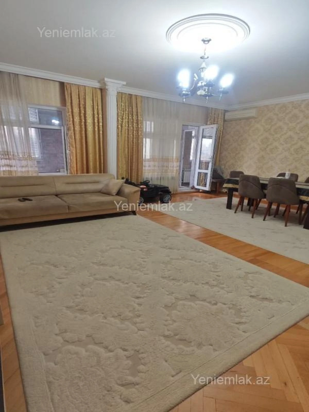Satılır 4 otaqlı köhnə tikili 125 m²