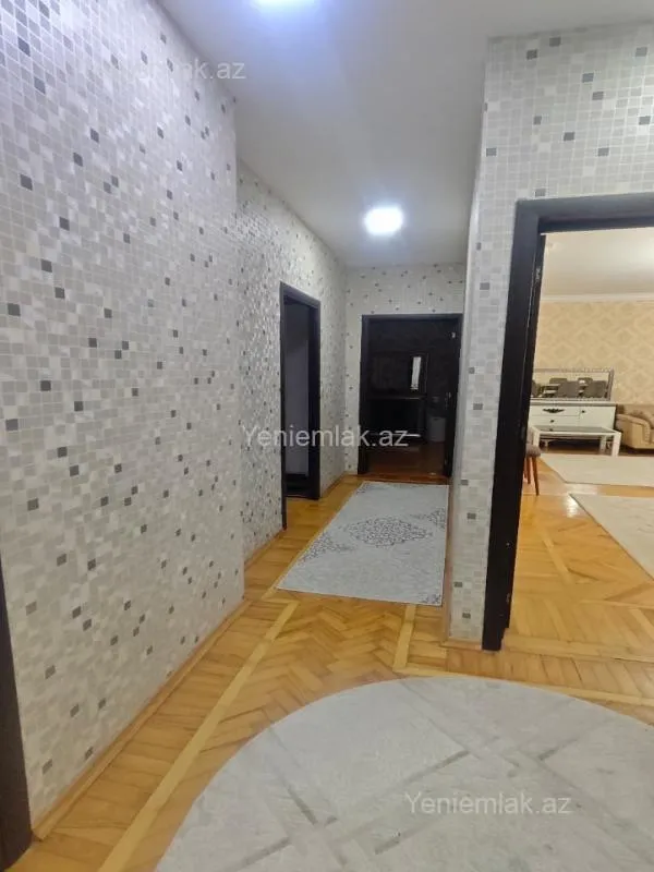 Satılır 4 otaqlı köhnə tikili 125 m²