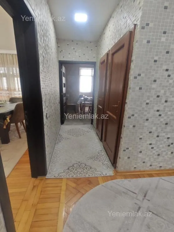 Satılır 4 otaqlı köhnə tikili 125 m²