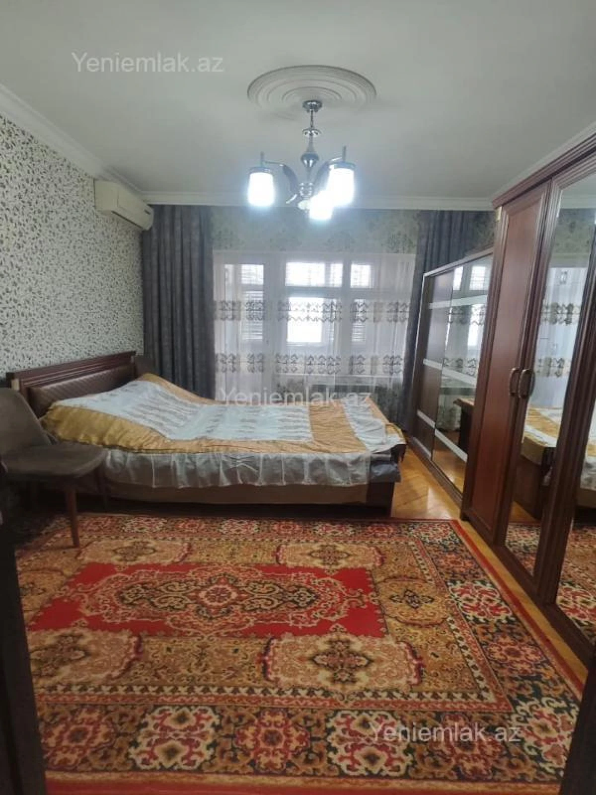 Satılır 4 otaqlı köhnə tikili 125 m²