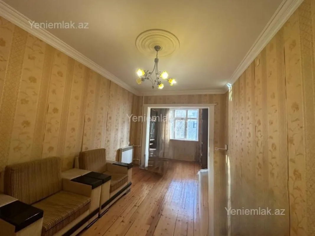 Satılır 3 otaqlı köhnə tikili 80 m²