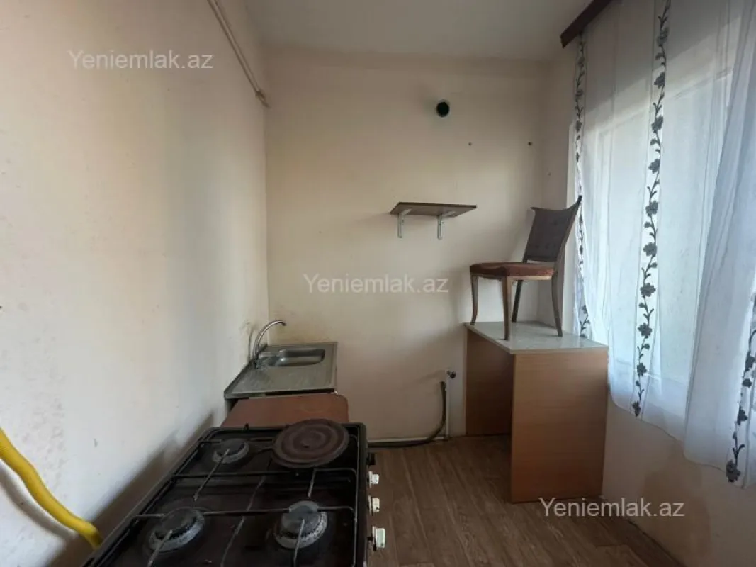 Satılır 3 otaqlı köhnə tikili 80 m²