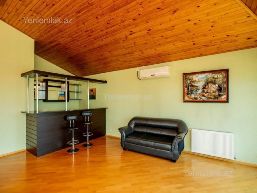 Satılır 6 otaqlı həyət evi 404.7 m²