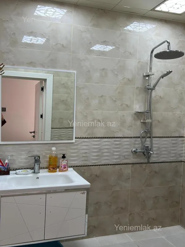 Satılır 3 otaqlı köhnə tikili 70 m²