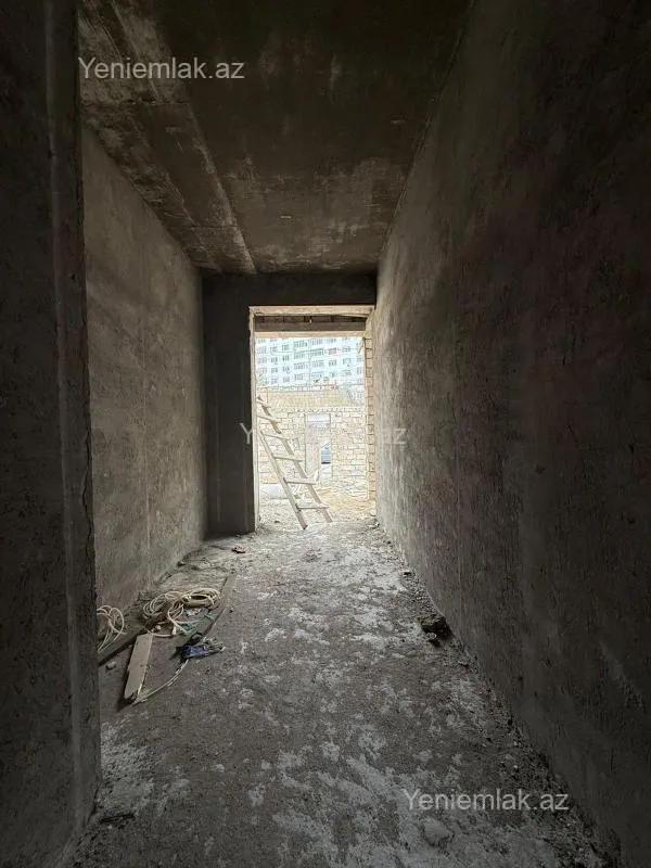 Satılır 4 otaqlı həyət evi 240 m²