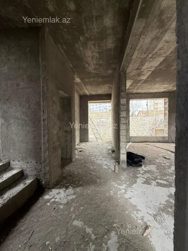 Satılır 4 otaqlı həyət evi 240 m²