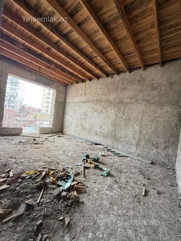 Satılır 4 otaqlı həyət evi 240 m²