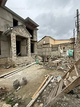 Satılır 4 otaqlı həyət evi 240 m²