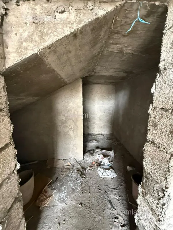 Satılır 4 otaqlı həyət evi 240 m²