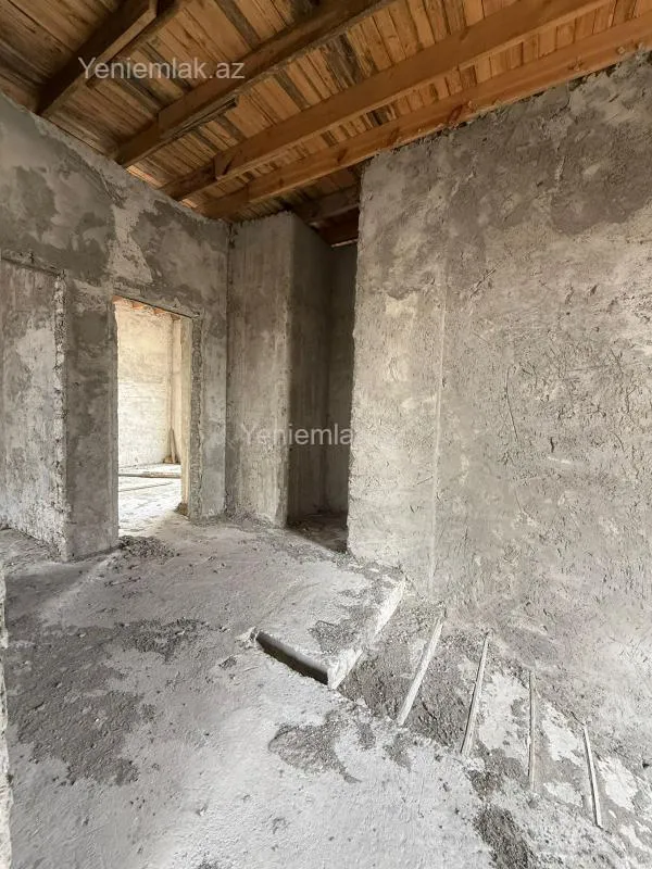 Satılır 4 otaqlı həyət evi 240 m²