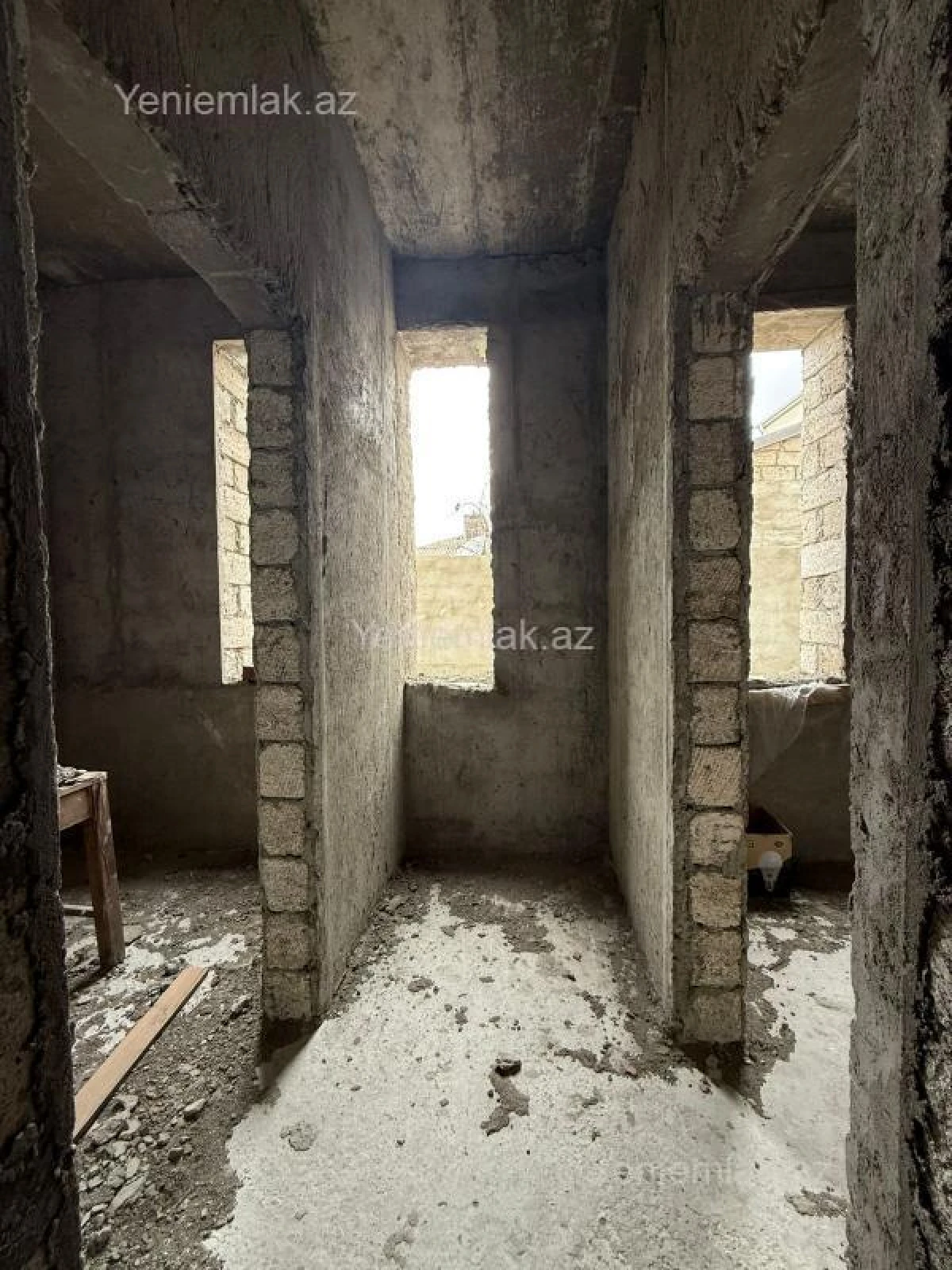 Satılır 4 otaqlı həyət evi 240 m²